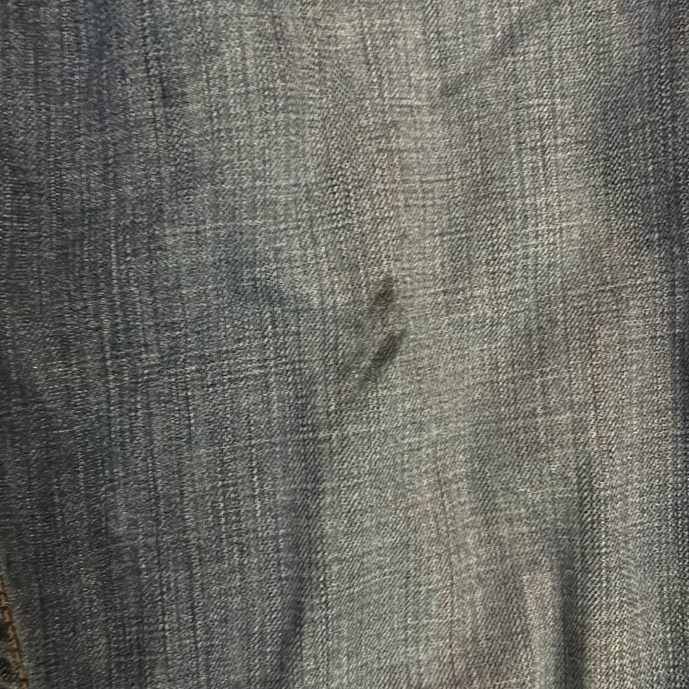 Men’s jeans imperfections in pictures - Picture 2 of 6